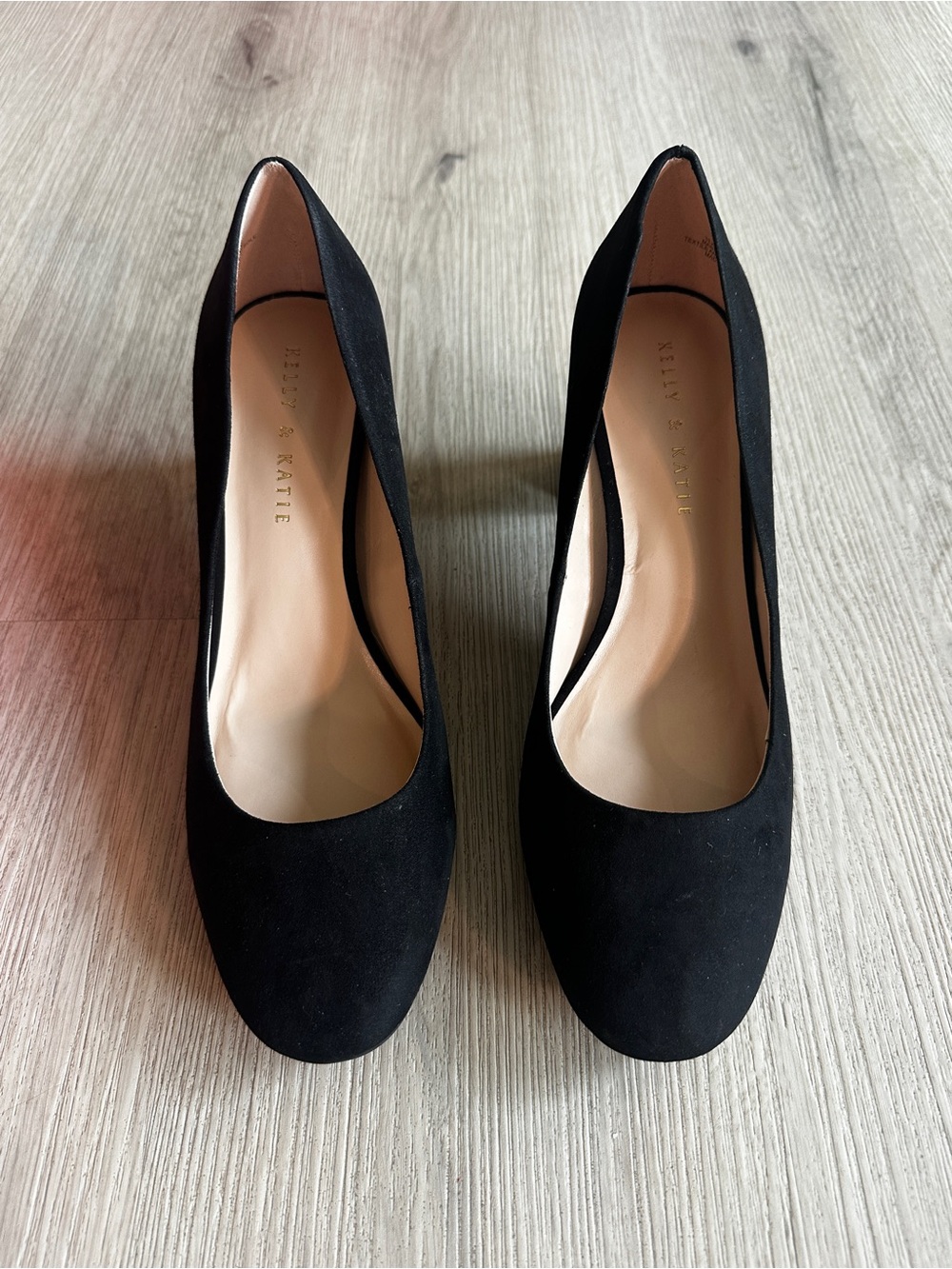Kelly & Katie Microsuede Pumps (size 10M)